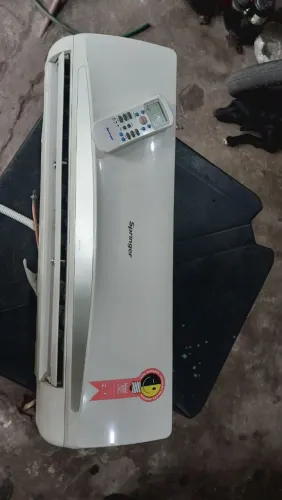 Vendo evaporadora 12 mil BTUs convencional