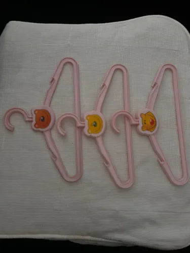 Cabide infantil com desenho