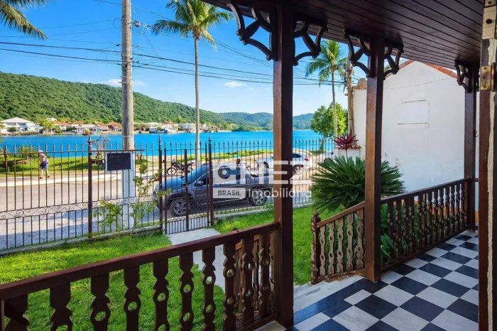 Casa com Piscina, Sauna, Casa de Caseiro - Passagem - Cabo Frio/RJ
