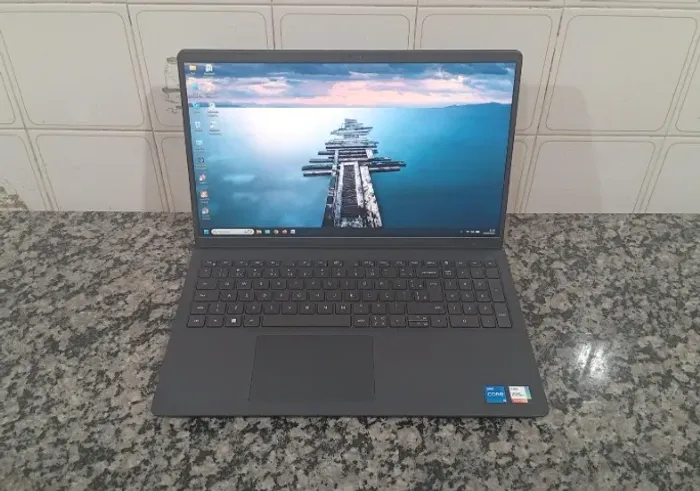 Dell i5 8 Núcleos - 16GB - Vídeo IRISxe - M.2 NVMe