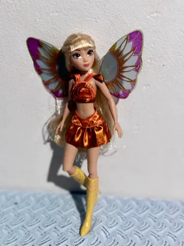 boneca winx club stella - playmate toys: seminova em ótimo estado de conservação