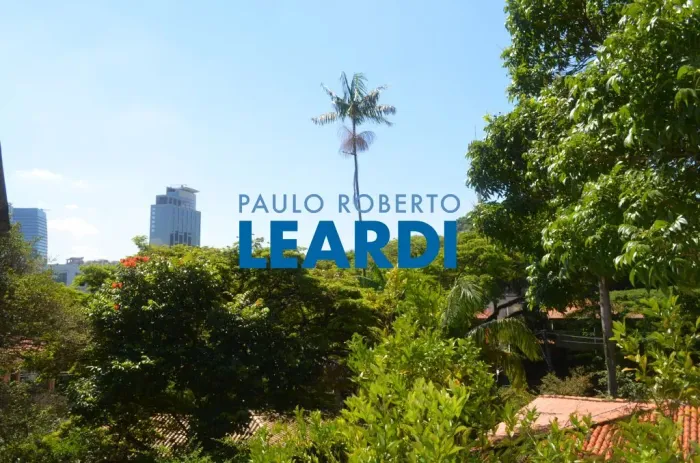 CASA ASSOBRADADA - CIDADE JARDIM - SP
