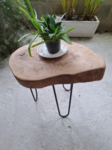 Mesa em madeira rústica