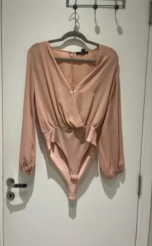 Body Forever 21 Rose