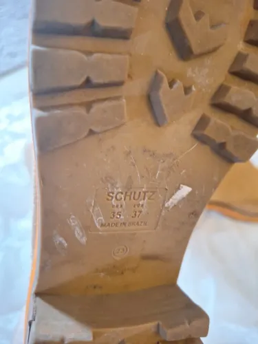 Bota couro Schultz n°35