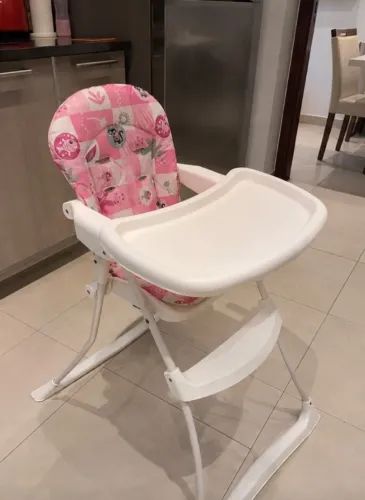 Cadeira de alimentação infantil