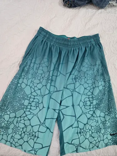 Bermudas da Nike.