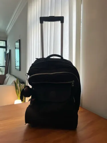 Mochila Kipling de rodinha 
