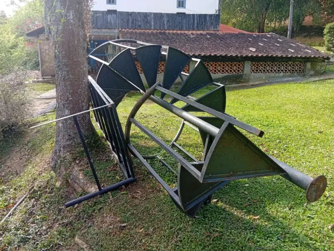 Escada, caracol pra sair rápido e barato
