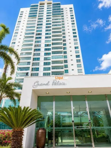 Apartamento no Grand Palais com 4 Suítes, 4 Vagas e Vista Permanente para o Parque das Naç