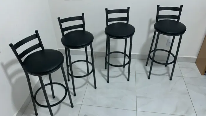 4 - BANQUETAS - SEMI NOVAS