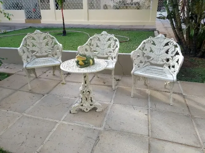 Conjunto de cadeira em ferro fundido 