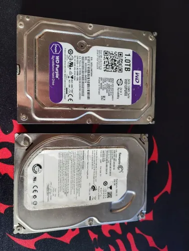 Dois HDs; 1tb e 250 GB