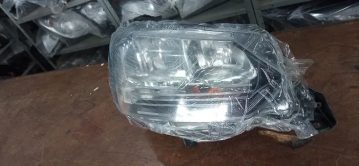 Farol Peugeot 208 2020 2021