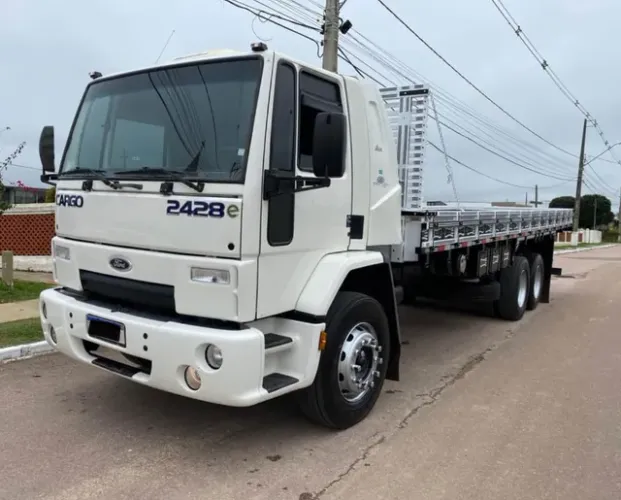 Caminhão Ford cargo 2428e Carroceria