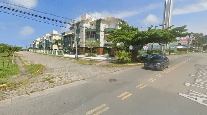 Loja frente rua localizada na Praia Brava com 27,14m²