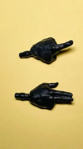 Marvel Legends - 1 par de mãos p/ bonecos / homens ideal p/ custom Prof Xavier / Magos
