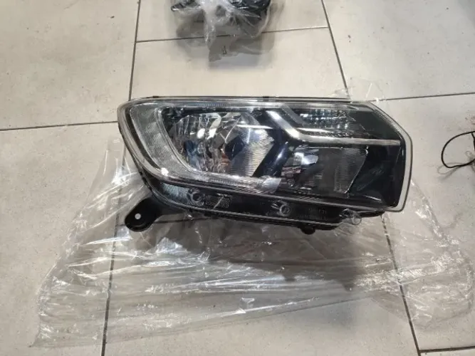 farol direito com led do sandero 2019 recuperado 1 perna
