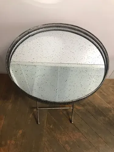 Mesa de Varanda Dobrável com Tampo Espelhado.