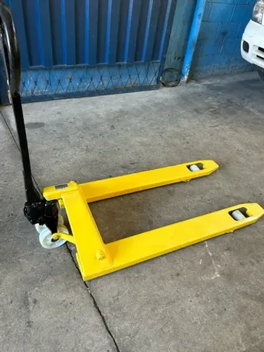Carrinho Paleteira hidráulico manual cap. 2000 Kg