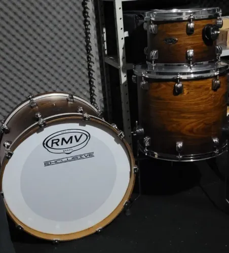 Shell Pack RMV Exclusive (somente os 3 tambores: Bumbo 22 ,ton 12, surdo 16), Ambar