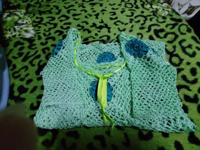 Blusa de crochê verde