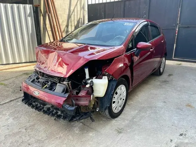 Pecas sucata de FORD NEW FIESTA 2013 1.6
