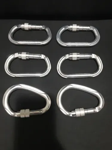 MOSQUETÃO ALUMÍNIO TRAVA ROSCA