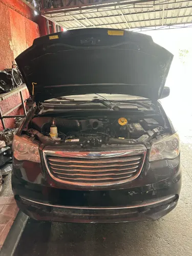 Sucata Chrysler Town & Country 3.6 Para Retirada Peças