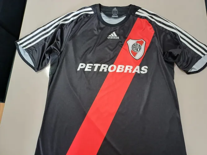 Camisa River Plate - Preta e Vermelha