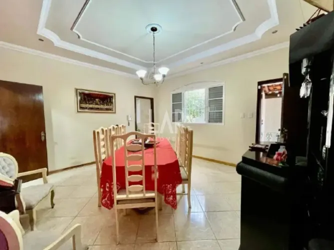 Casa à venda, 3 quartos, 1 suíte, 4 vagas, Castelo - Belo Horizonte/MG