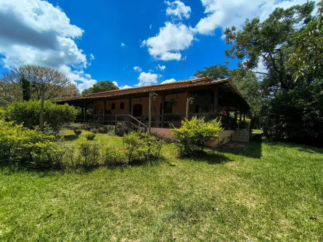 Sítio com 4 quartos à venda, 323m² - Vila Ipê Amarelo