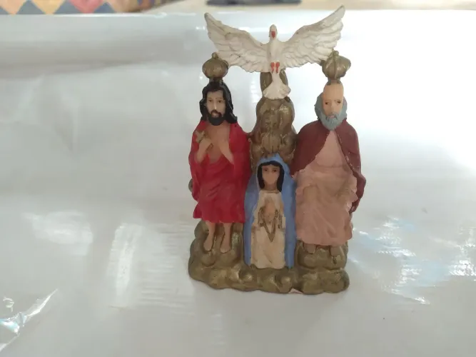 Conjunto de esculturas religiosas