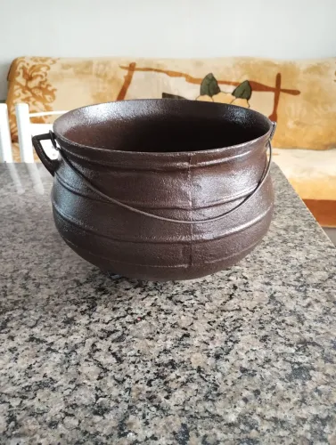 Caldeirão de ferro fundido 10 litros 