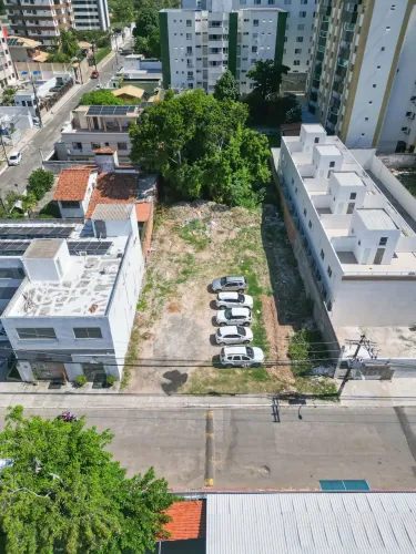 Terreno à venda no bairro Jardim Aeroporto em Lauro de Freitas/BA