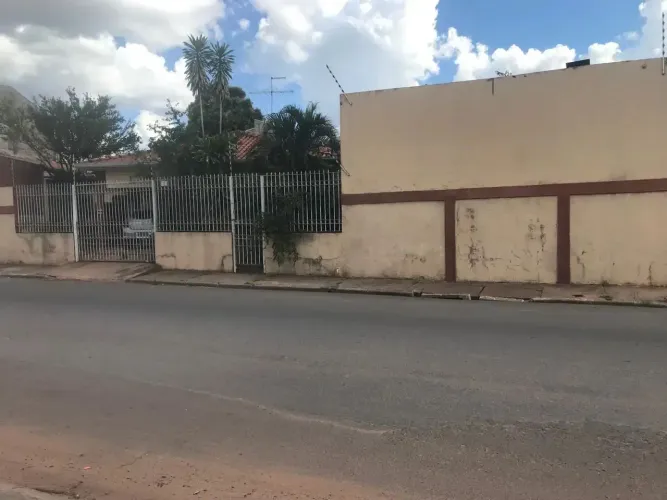 Casa com piscina no Tijucal codigo: 88761