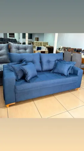 Sofá na cor azul tecido no linho