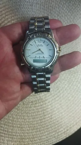 Relógio Cosmos Quartz Chronograph CITIZEN R$:100 Reais 
