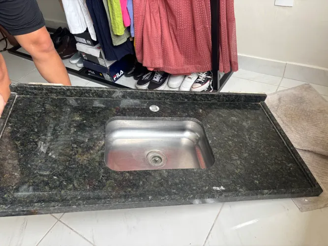 Bancada de mármore 1,20m com cuba embutida