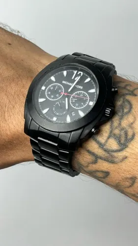 Relógio preto social Michael Kros