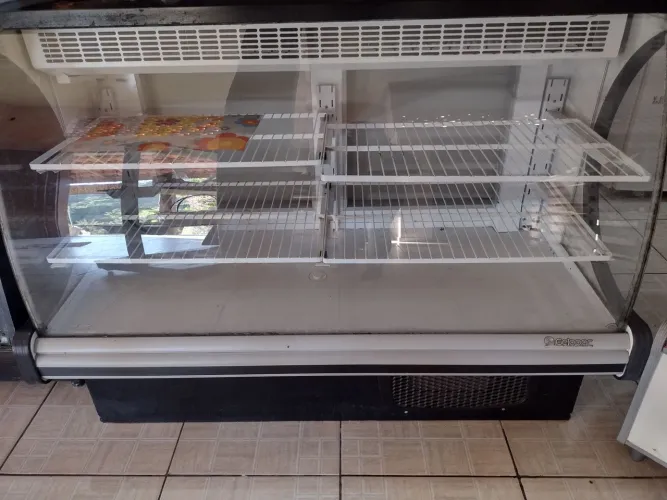 Balcão Expositor Refrigerado Celopar
