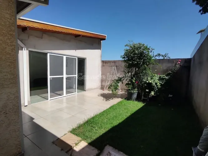 Casa à venda em condomínio fechado em Holambra, SP  2 dormitórios, área gourmet e planejad