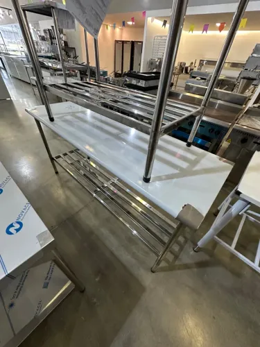 Mesa em aço inox para cozinha industrial 1900x700x900mm