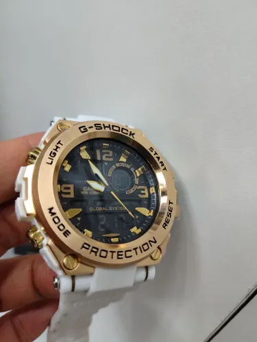 Relógio G-Shock Dourado e Branco
