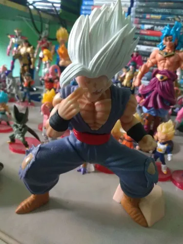 Boneco de ação Dragon Ball Z - Vegeta Super Saiyajin