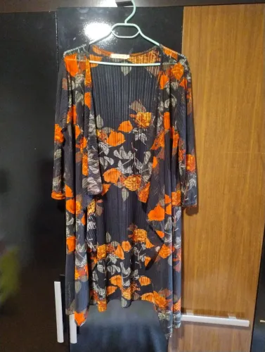 Cardigan Floral Elegante - Tamanho P/M