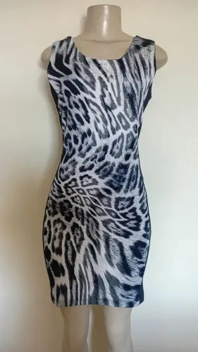Vestido estampa animal print tubinho de alça larga tam m