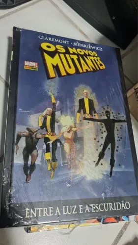 Hq Novos Mutantes Entre a luz e a escuridão