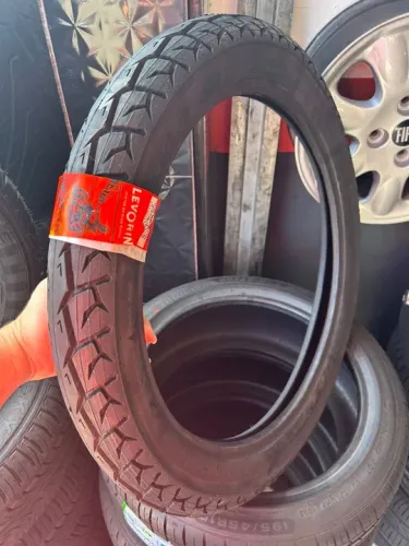 Pneu Levorin Matrix 90/90 R18 uso com câmara 