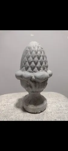 Pinha de ferro para ornamentação de grades.